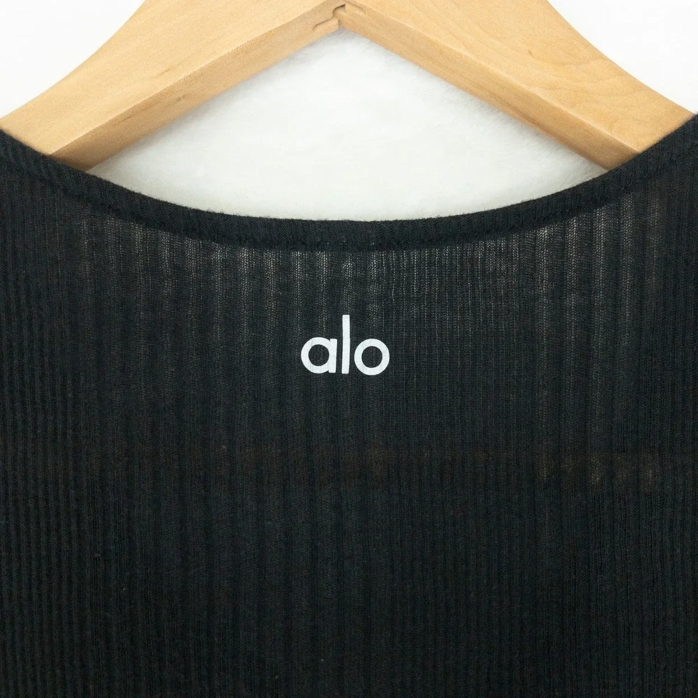 Alo Yoga Interlace Short Sleeve Top Womens XS ? Black Lace Up V Neck Ribbed Crop